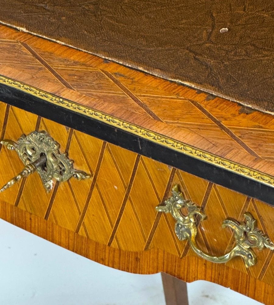 Französischer Damensekretär im Louis-XV-Stil, Nussbaum und Rosenholz, um 1880, Ansicht 3