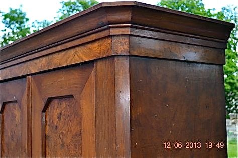 Biedermeier-Schrank, Nussbaum, Süddeutschland, Ansicht 4