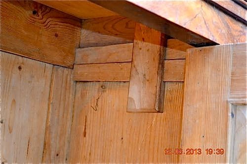 Biedermeier-Schrank, Nussbaum, Süddeutschland, Ansicht 6