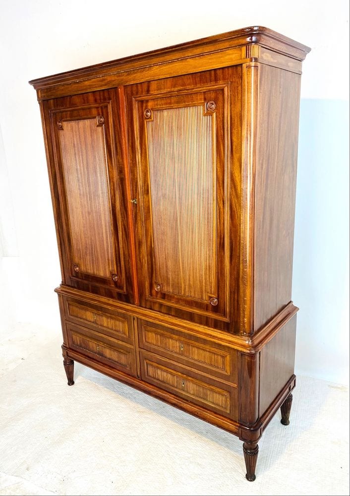Aufsatzschrank im gustavianischen Stil, Mahagoni, Anfang 20. Jh., Ansicht 2