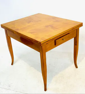 Biedermeier-Ausziehtisch, Birke und Ahorn, Berlin/Brandenburg um 1820, Ansicht 1