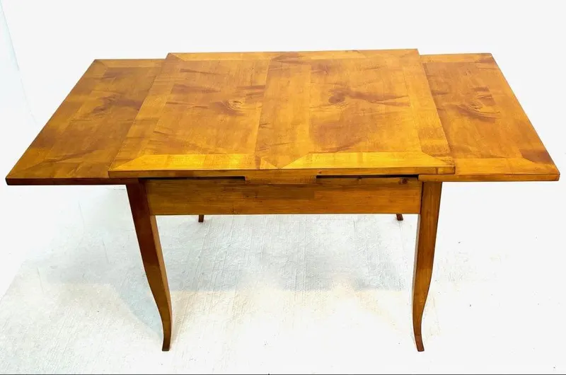 Biedermeier-Ausziehtisch, Birke und Ahorn, Berlin/Brandenburg um 1820, Ansicht 3