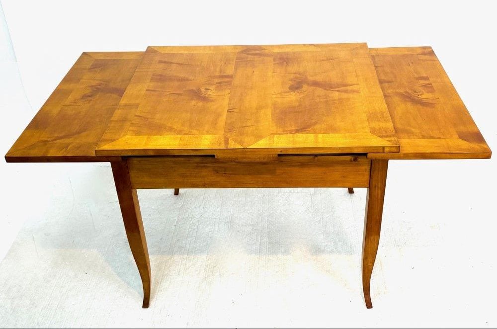 Biedermeier-Ausziehtisch, Birke und Ahorn, Berlin/Brandenburg um 1820, Ansicht 3