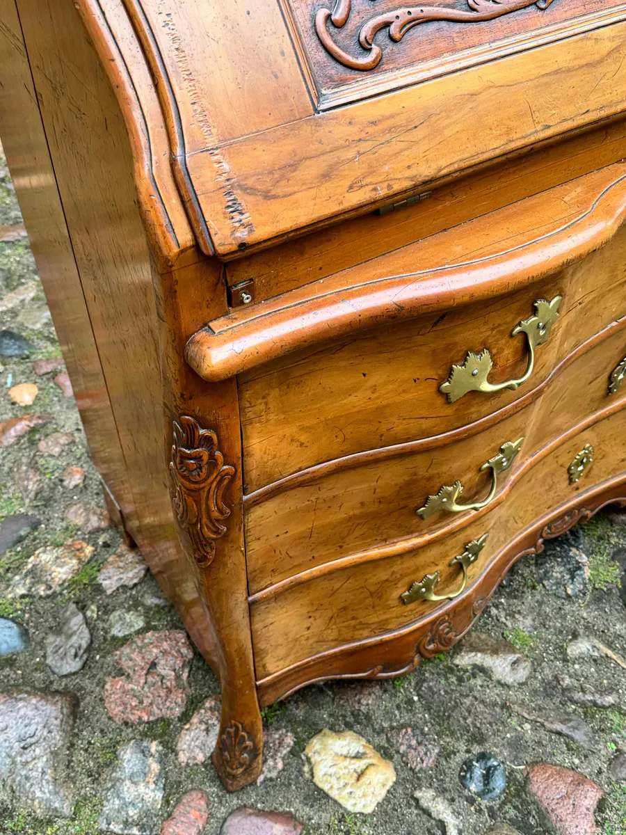 Barocker Schreibsekretär aus Obstholz, Ansicht 3