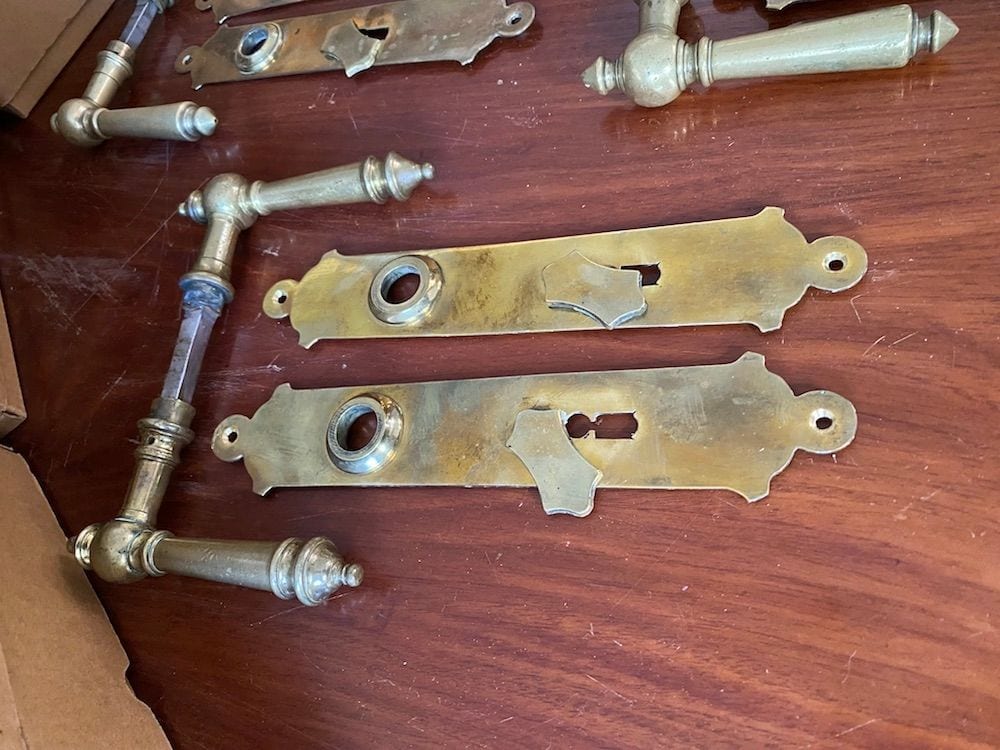 Antiker Türbeschlag mit Drücker, Messing, um 1900, aus alter Villa (1 von 12), Ansicht 2