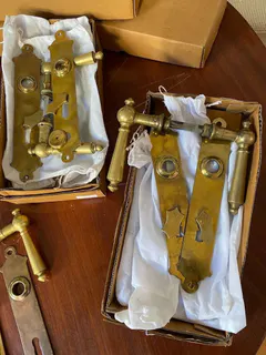 Antiker Türbeschlag mit Drücker, Messing, um 1900, aus alter Villa (1 von 12), Ansicht 4