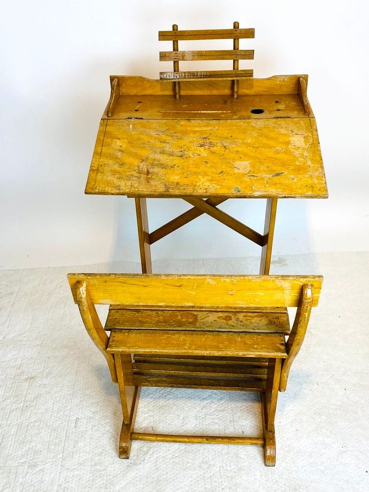 Antike Kinderschulbank mit Schreibpult, Einsitzer, Hartholz, um 1920/30, Ansicht 4