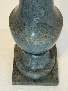 Paar Marmorsäulen, graugrüner Naturstein, Italien, 20. Jh., Ansicht 3
