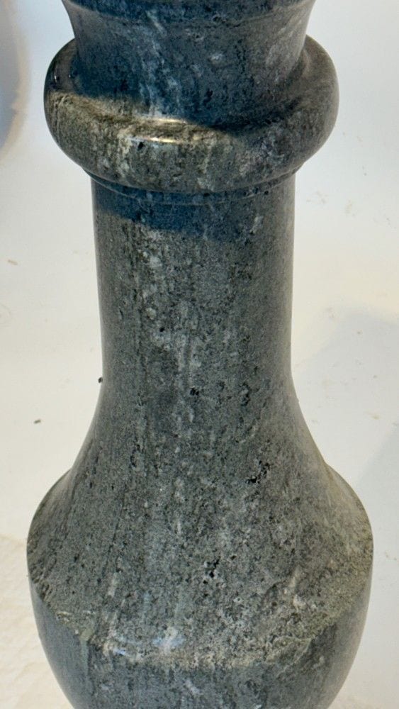 Paar Marmorsäulen, graugrüner Naturstein, Italien, 20. Jh., Ansicht 4