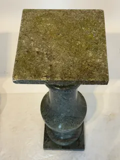 Paar Marmorsäulen, graugrüner Naturstein, Italien, 20. Jh., Ansicht 5