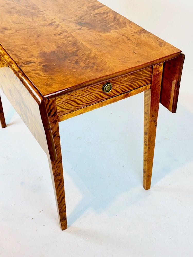 Biedermeier-Klapptisch, Arbeitstisch, Birke, Berlin um 1815, restauriert, Ansicht 2