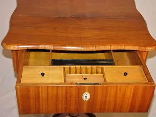 Biedermeier-Nähtisch, Kirschholz, Thüringen um 1830, Ansicht 3