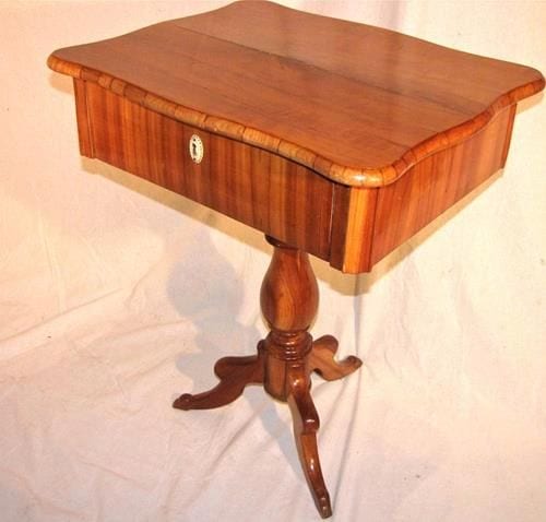 Biedermeier-Nähtisch, Kirschholz, Thüringen um 1830, Ansicht 4
