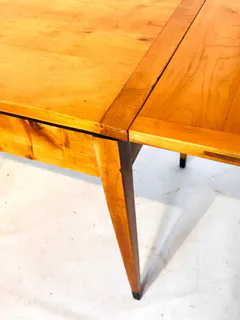 Biedermeier-Ausziehtisch mit Schublade, Birke, Berlin/Brandenburg um 1820, Ansicht 2