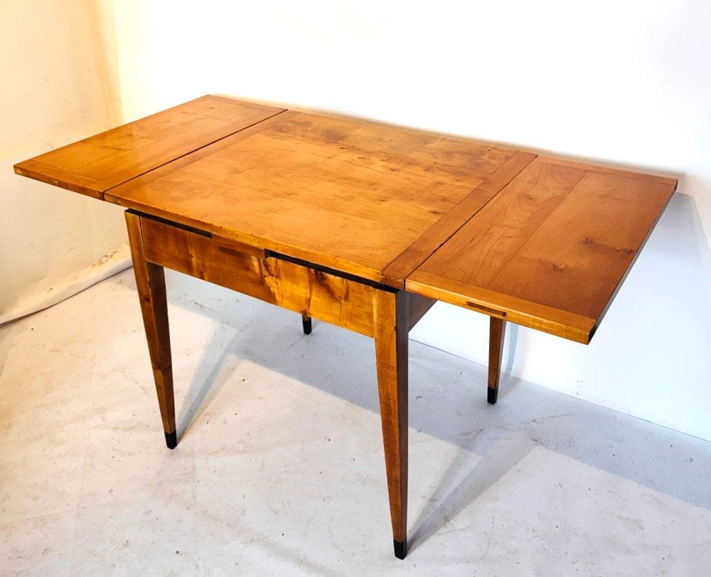 Biedermeier-Ausziehtisch mit Schublade, Birke, Berlin/Brandenburg um 1820, Ansicht 4