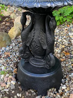 Etagenbrunnen mit drei Schwänen, Gusseisen, Ansicht 2