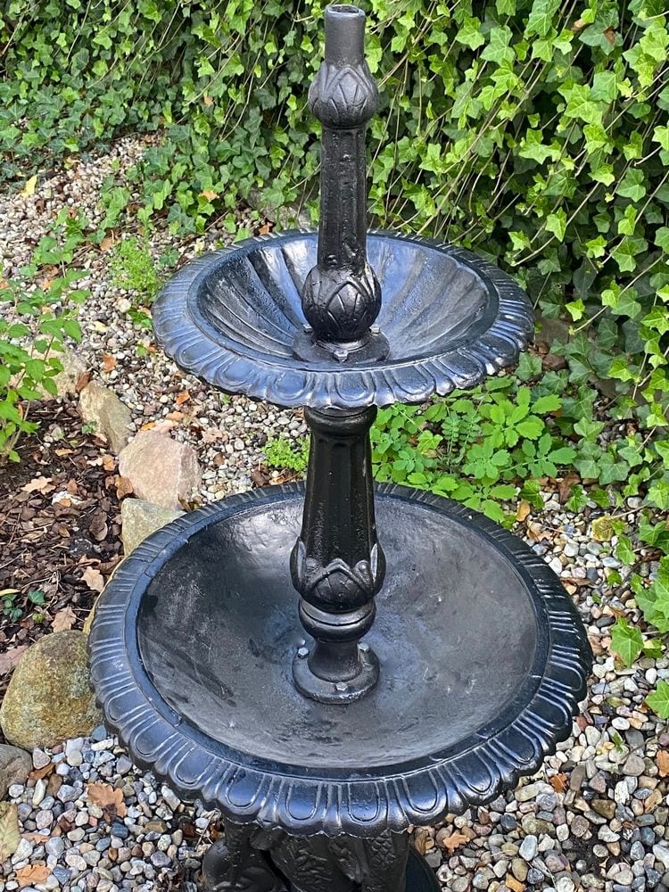 Etagenbrunnen mit drei Schwänen, Gusseisen, Ansicht 3