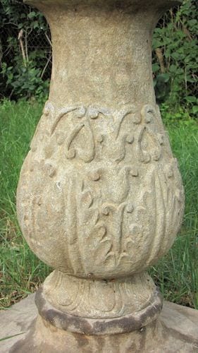 Brunnenschale aus Basalt, handgehauen, Ansicht 4