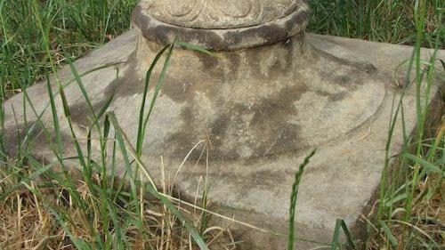 Brunnenschale aus Basalt, handgehauen, Ansicht 5