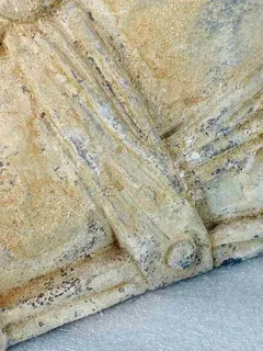 Steinskulptur „Geflügelter Fuß des Hermes“, Sandstein, handgehauen, Ansicht 4