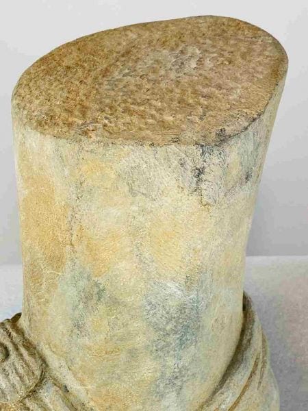 Steinskulptur „Geflügelter Fuß des Hermes“, Sandstein, handgehauen, Ansicht 5