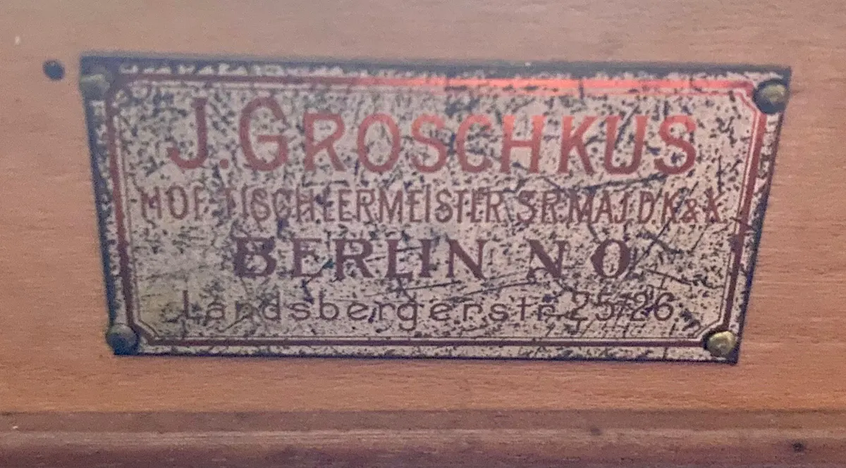 Stollenschrank mit bleiverglaster Vitrine, Mahagoni, Groschkus Berlin, um 1900, Ansicht 10