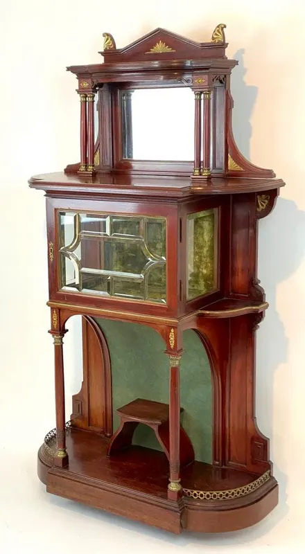 Stollenschrank mit bleiverglaster Vitrine, Mahagoni, Groschkus Berlin, um 1900, Ansicht 2