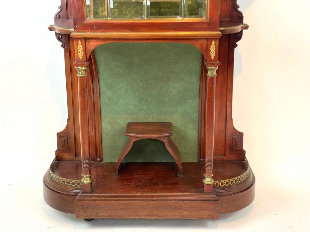 Stollenschrank mit bleiverglaster Vitrine, Mahagoni, Groschkus Berlin, um 1900, Ansicht 7