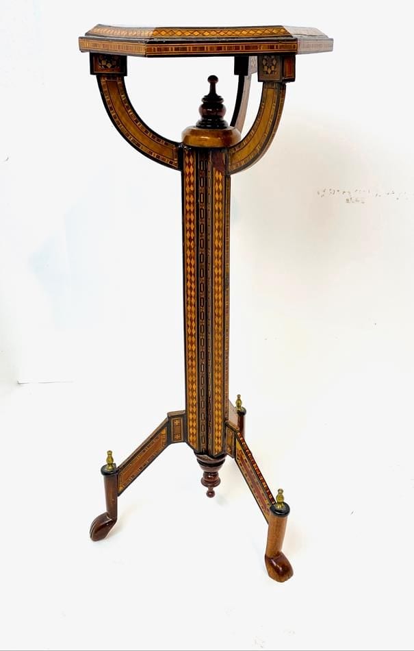 Kleines marokkanisches Beistelltischchen mit Einlegearbeiten, 19./20. Jh., Ansicht 5