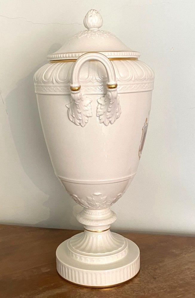 KPM Berlin, große Deckelvase „Weimarer Form“, Jubiläumsausführung für die Stadt Brandenburg, 1930, Ansicht 6