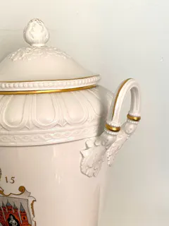KPM Berlin, große Deckelvase „Weimarer Form“, Jubiläumsausführung für die Stadt Brandenburg, 1930, Ansicht 9