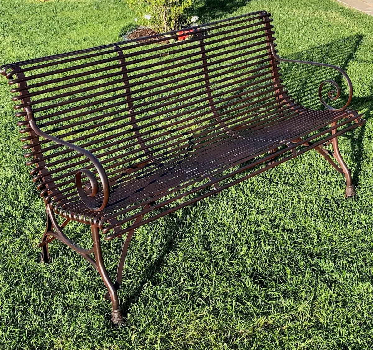 Französische Gartenbank SABOT, Dreisitzer, handgeschmiedet, Ansicht 1