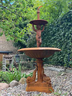 Etagenbrunnen mit drei Delfinen, Gusseisen, Ansicht 6