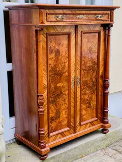 Gründerzeit-Vertiko mit Vollsäulen, Nussbaum, deutsch um 1900, Ansicht 3