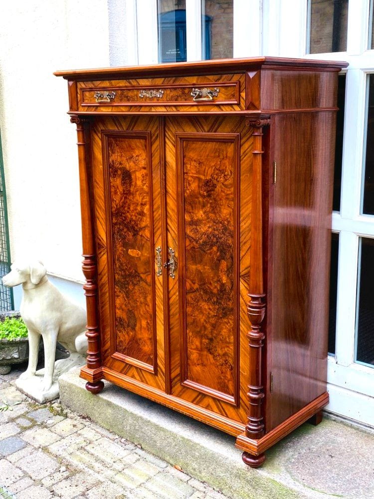 Gründerzeit-Vertiko mit Vollsäulen, Nussbaum, deutsch um 1900, Ansicht 4