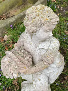 Drei Gartenfiguren, Putti als Jahreszeiten, Steinguss, Frankreich, 20. Jh., Ansicht 4