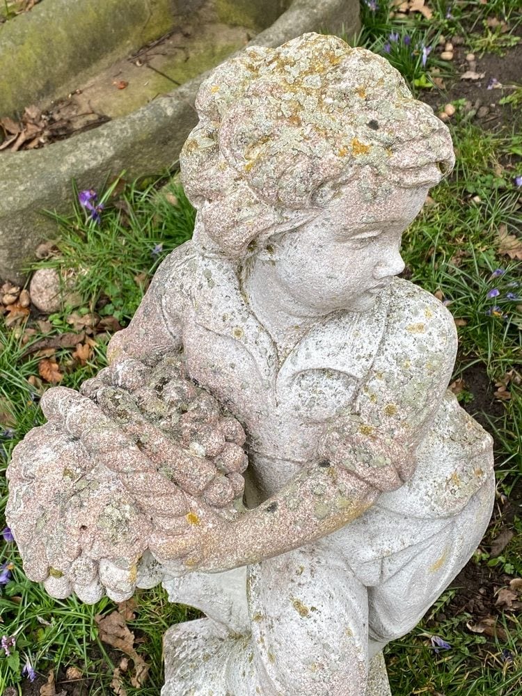 Drei Gartenfiguren, Putti als Jahreszeiten, Steinguss, Frankreich, 20. Jh., Ansicht 4