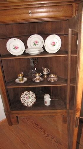 Biedermeier-Eckvitrine, Eiche, um 1850, Ansicht 3