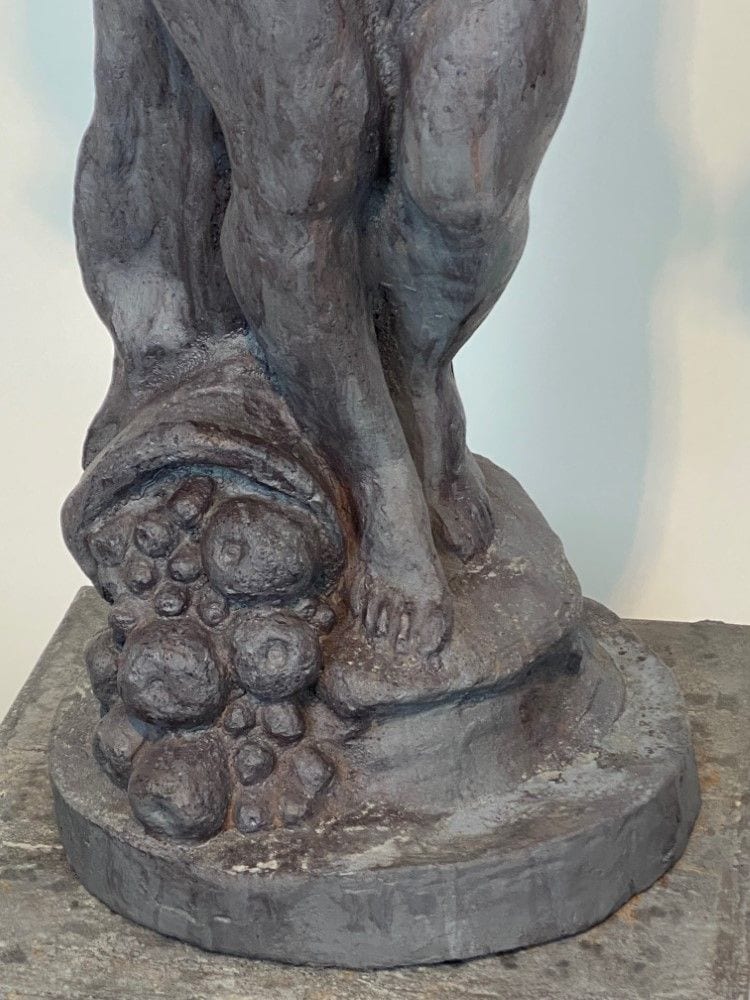 Gusseiserne Gartenfigur, Knabe mit Schmetterling, „Allegorie des Sommers“, Ansicht 9