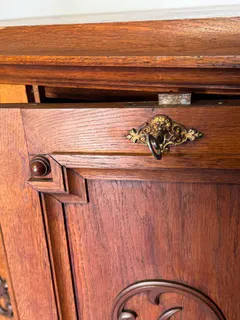 Kabinettschränkchen, Besteck- bzw. Dokumentenschrank, Eiche, Gründerzeit, Berlin um 1880, Ansicht 2