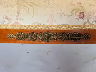 Kleine Sitzbank im Empire-Stil, Nussbaum mit Bronzebeschlägen, Frankreich um 1850, Ansicht 7