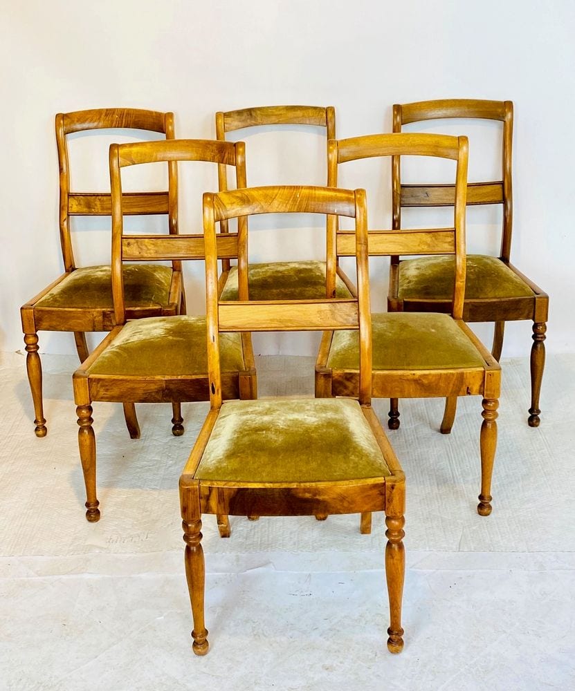 Satz von sechs Biedermeier-Stühlen, Nussbaum, Süddeutschland, um 1840, Ansicht 1