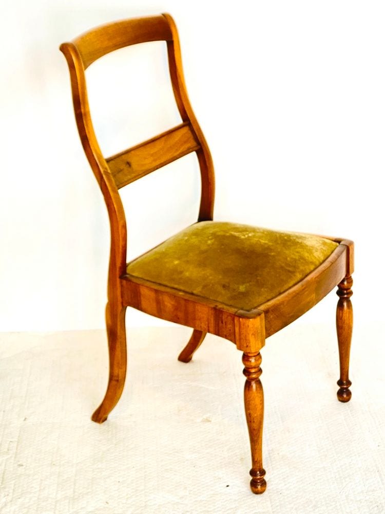 Satz von sechs Biedermeier-Stühlen, Nussbaum, Süddeutschland, um 1840, Ansicht 2