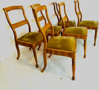 Satz von sechs Biedermeier-Stühlen, Nussbaum, Süddeutschland, um 1840, Ansicht 3