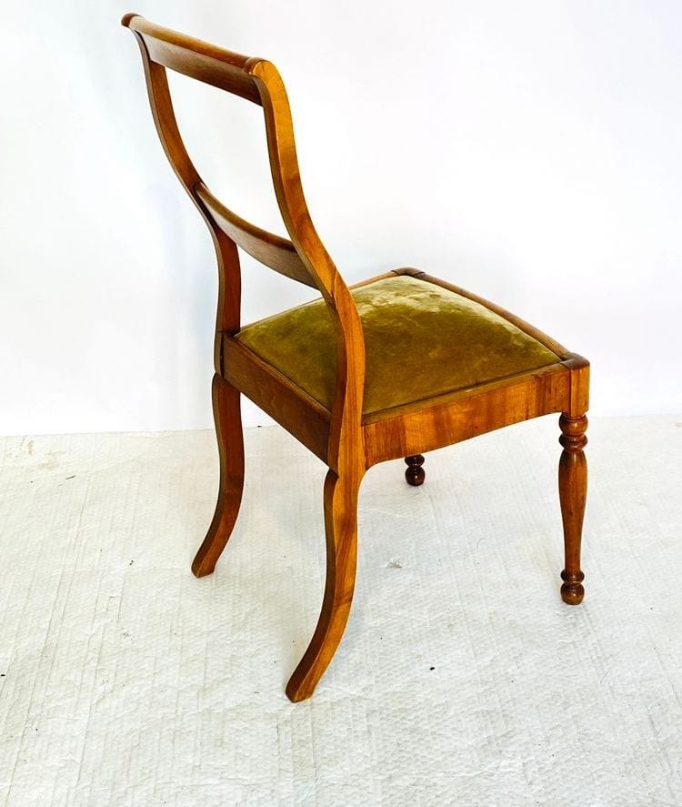 Satz von sechs Biedermeier-Stühlen, Nussbaum, Süddeutschland, um 1840, Ansicht 4