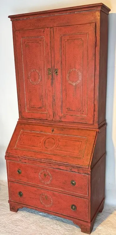 Klassizistischer Aufsatzsekretär, Eiche, ziegelrot gefasst, Norddeutschland, Ende 18. Jh., Ansicht 6