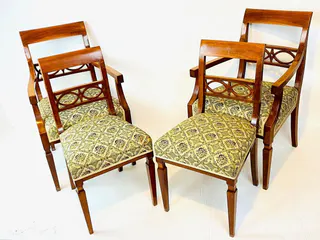 Zwei Armlehnsessel und zwei Stühle, klassizistisch, Kirschbaum, Anfang 20. Jh., Ansicht 1