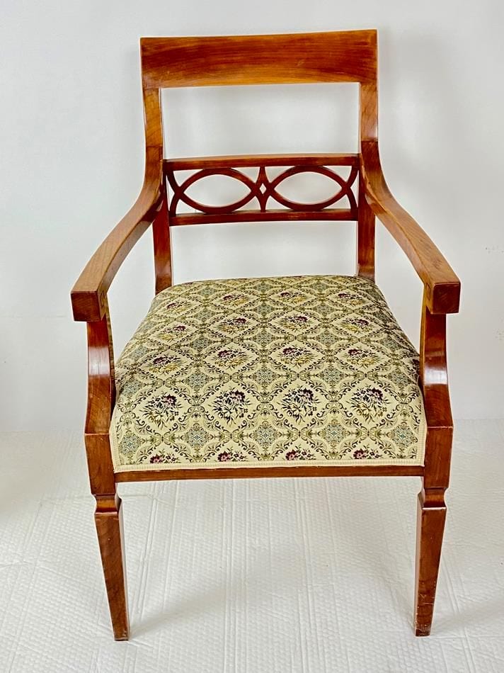 Zwei Armlehnsessel und zwei Stühle, klassizistisch, Kirschbaum, Anfang 20. Jh., Ansicht 5