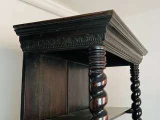 Barocker Kannenstock, Hochbord mit offenem Aufsatz, Mischholz, Frankreich, Ende 18. Jh., Ansicht 8
