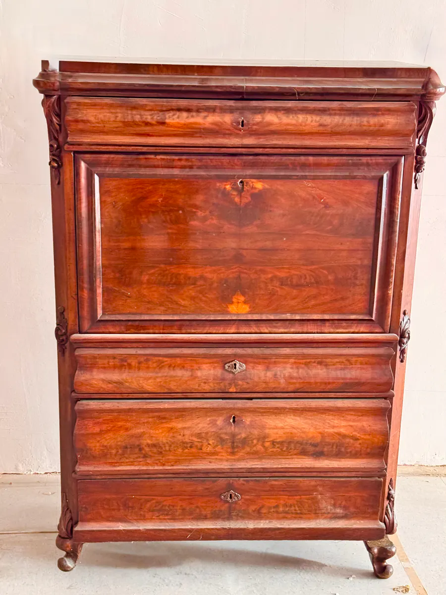 Sekretär mit Schreibkappe und Schubladen, Mahagoni, Spätbiedermeier, Deutsch, um 1840, Ansicht 2
